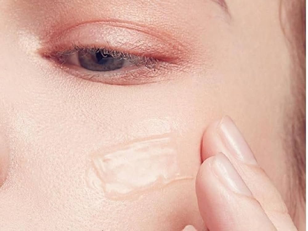 7 Best Primers for Oily Skin, Including Silicone-Free Picks article image