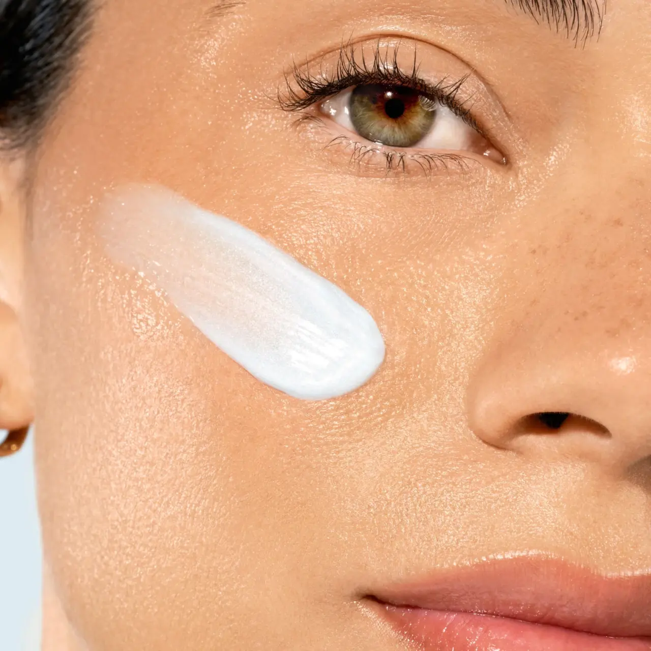 5 Best BB Creams for Oily Skin and Natural Coverage (2026) article image