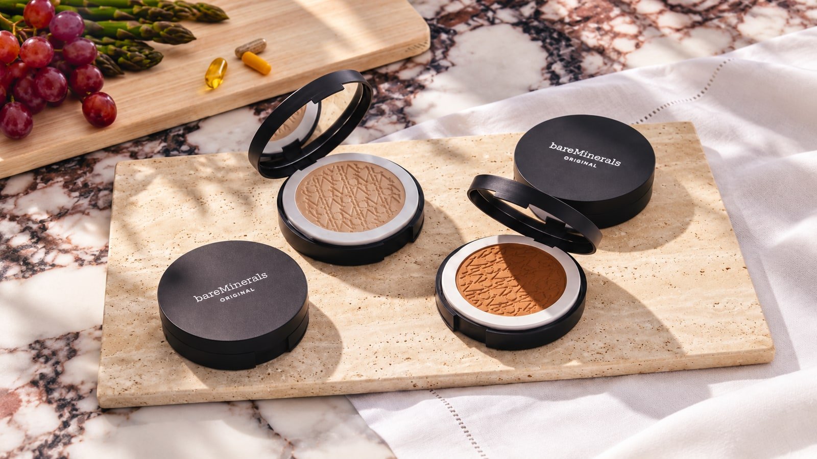 Best Powdered Sunscreen: 6 Mineral SPF Picks Reviewed article image