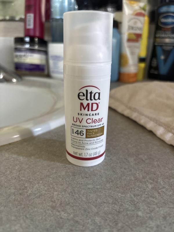 Best non-greasy face sunscreen 2025