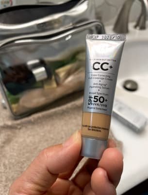 Best tinted moisturizers for mature skin in 2025