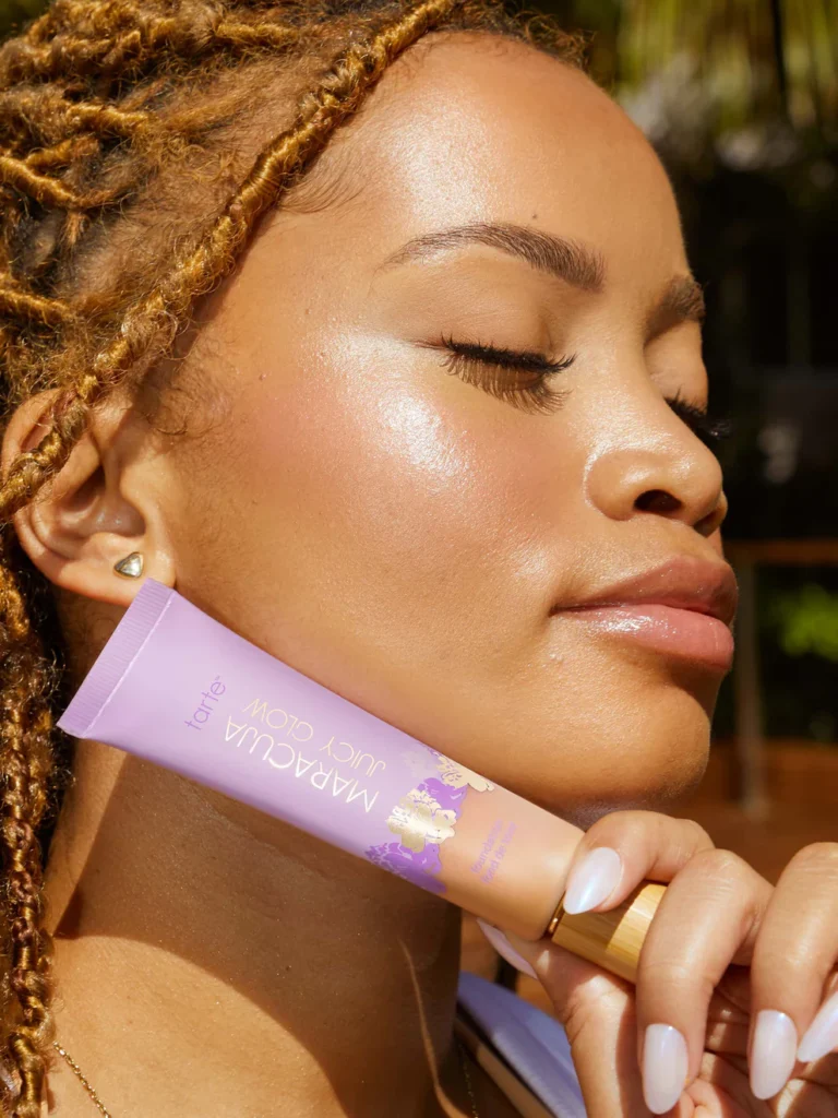 common 2624 2624 maracuja juicy glow foundation ALT 9 03