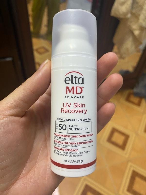 Best non-greasy face sunscreen 2025