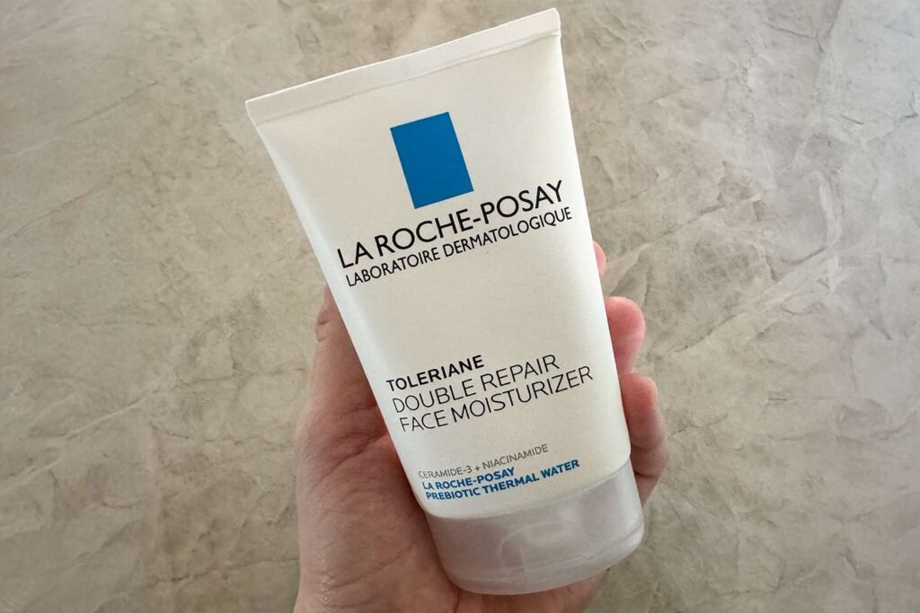 peo la roche posay moisturizer embed 68857e77a7f34f428995ba7bfdf7d9ae