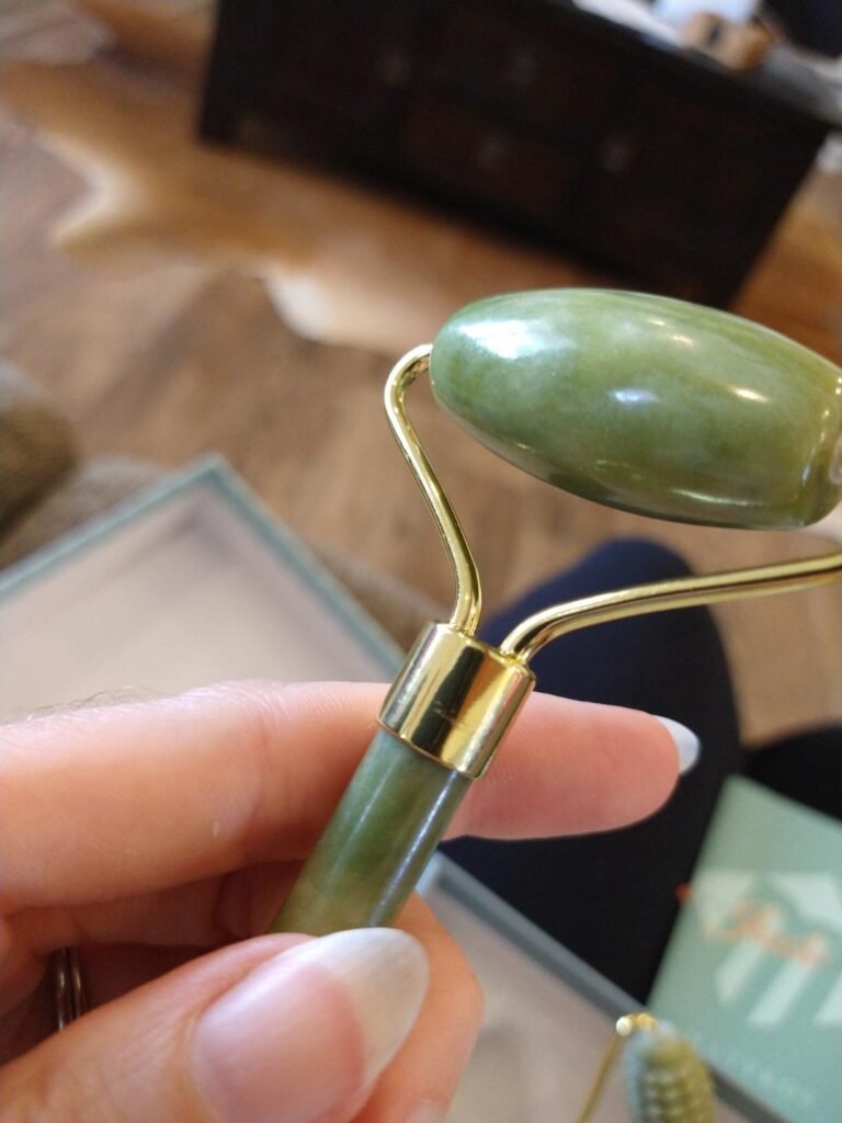 Best Affordable Jade Rollers 2025 for Puffiness & Wrinkle Care | Natural Glow 7 Best Affordable Jade Rollers 2025