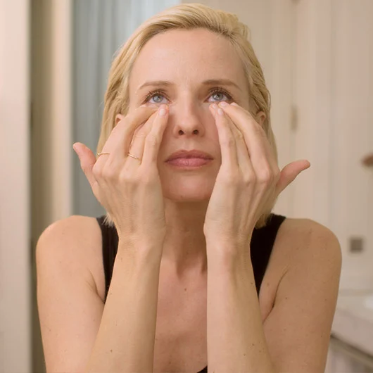 Best Eye Serums for Tired Eyes 2025