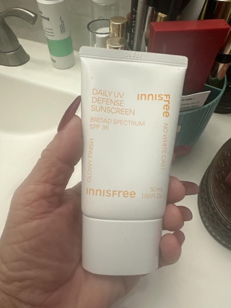 best pre-makeup sunscreens for oily T-zone 2025