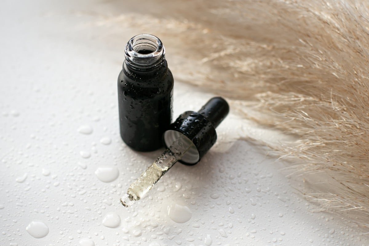 Best Hyaluronic Acid Alternatives for Extremely Dry Climates 2025 | Hydrating Skincare That Actually Works