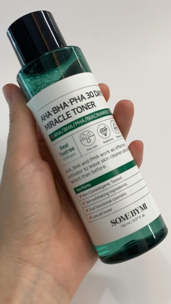 Best PHA Exfoliants for Very Sensitive and Mature Skin 2025